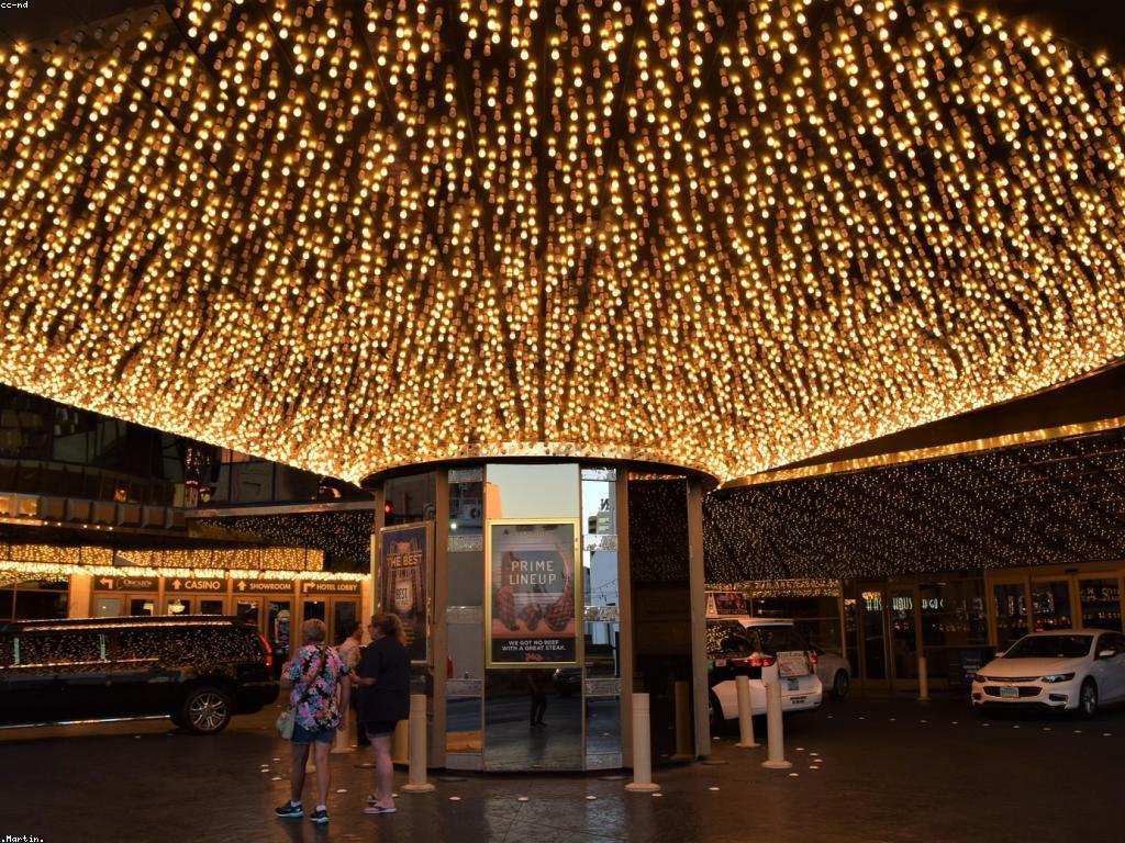 កន្លែងលេងល្បែងល្បីនៅកម្ពុជា៖ បទពិសោធន៍ថ្មីៗសម្រាប់អ្នកស្នាក់នៅ