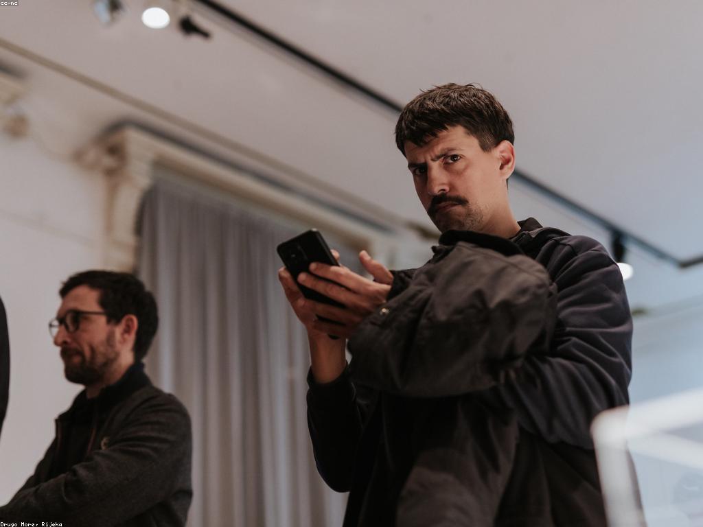 យុទ្ធសាស្ត្រលេងស្វ័យប្រវត្តិ: ការប្រើប្រាស់ឧបករណ៍ដើម្បីប្រសិទ្ធភាពល្អប្រសើរ