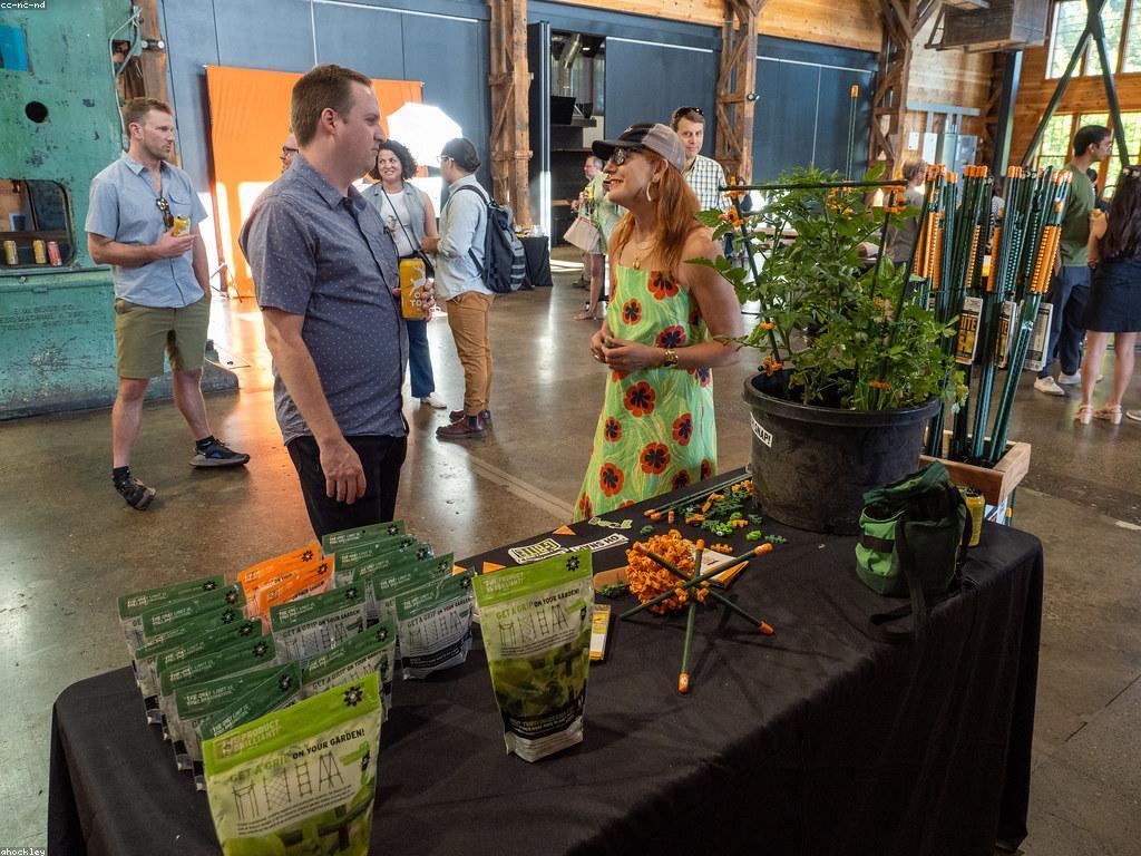 យុទ្ធសាស្ត្រលេងស្វ័យប្រវត្តិ: ការបង្កើតការអភិវឌ្ឍន៍សហគ្រិនកម្ម